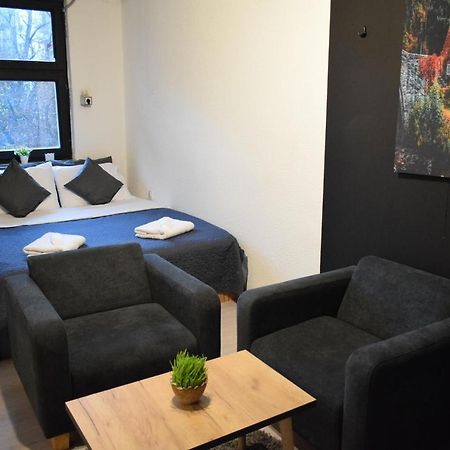 M - Square Private Rooms Skopje Zewnętrze zdjęcie
