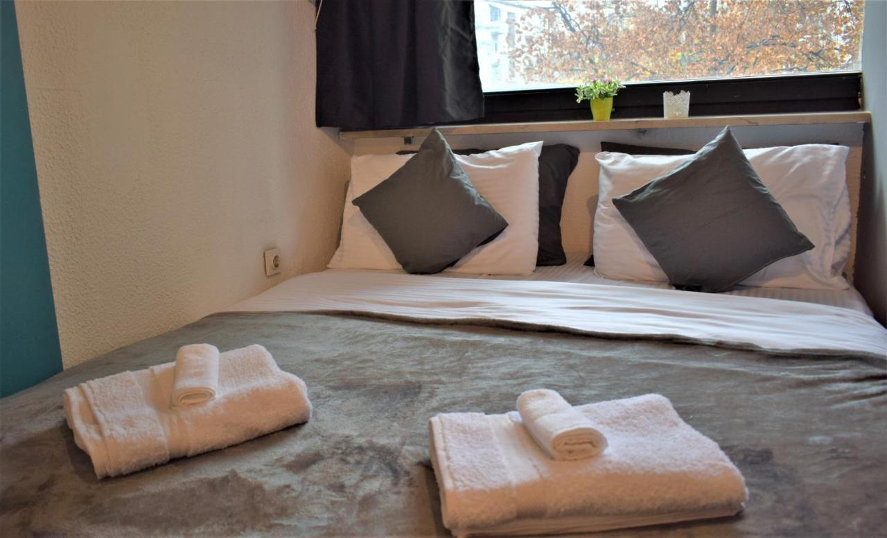 M - Square Private Rooms Skopje Zewnętrze zdjęcie