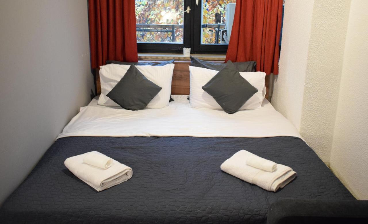 M - Square Private Rooms Skopje Zewnętrze zdjęcie