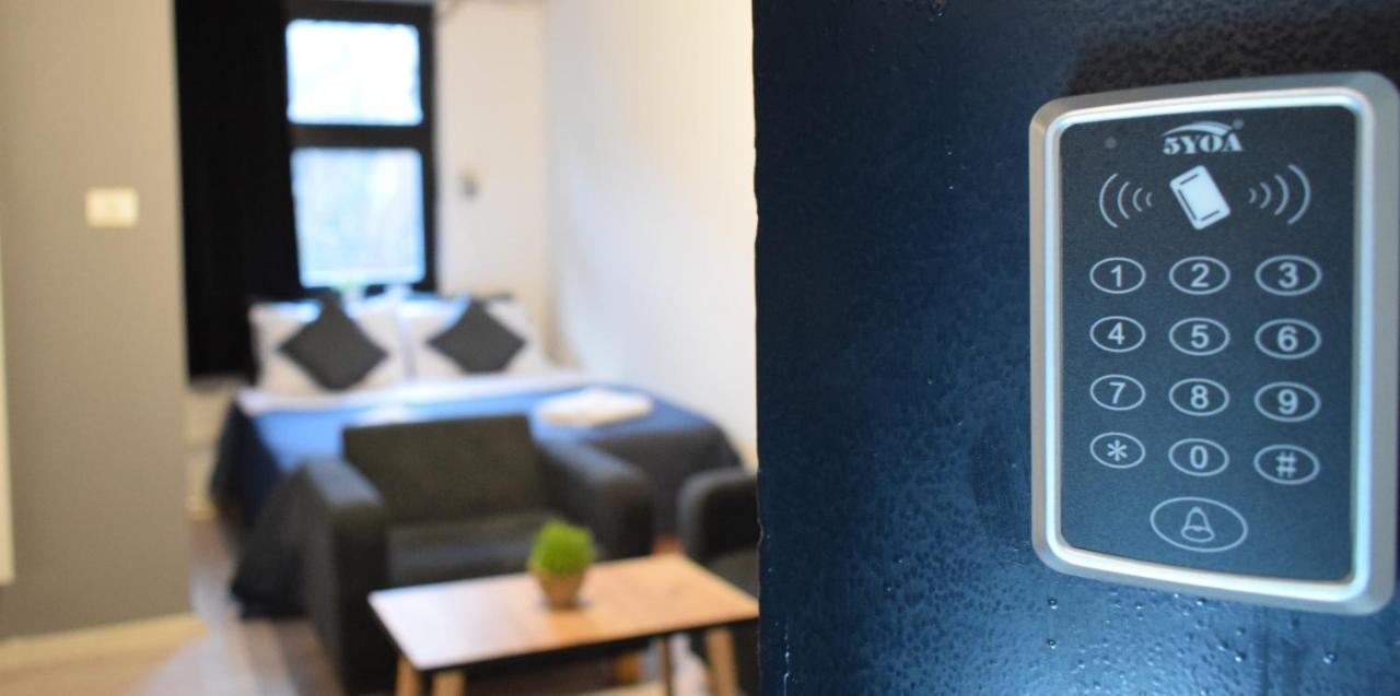 M - Square Private Rooms Skopje Zewnętrze zdjęcie