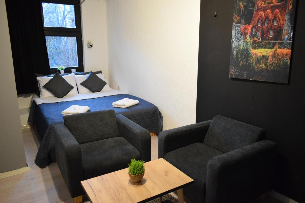 M - Square Private Rooms Skopje Zewnętrze zdjęcie