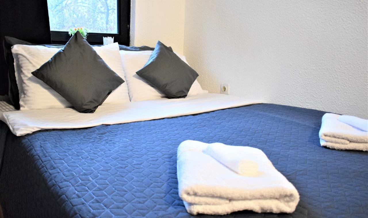 M - Square Private Rooms Skopje Zewnętrze zdjęcie