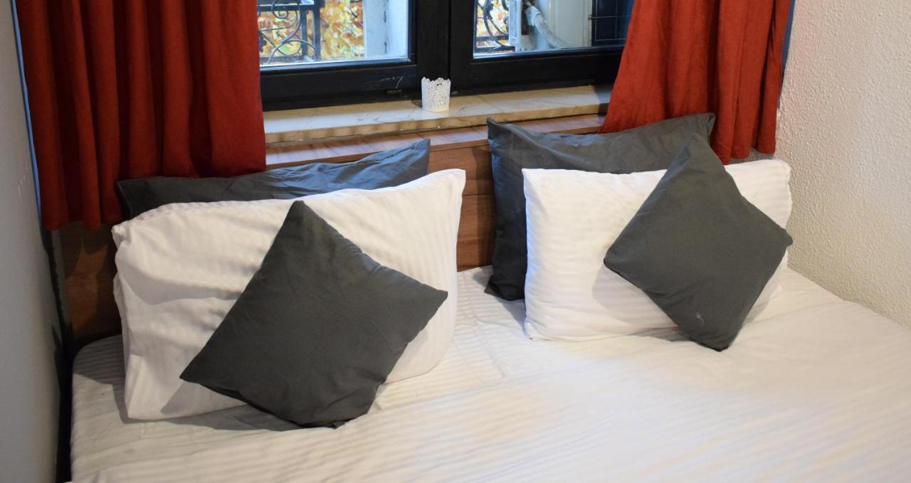 M - Square Private Rooms Skopje Zewnętrze zdjęcie
