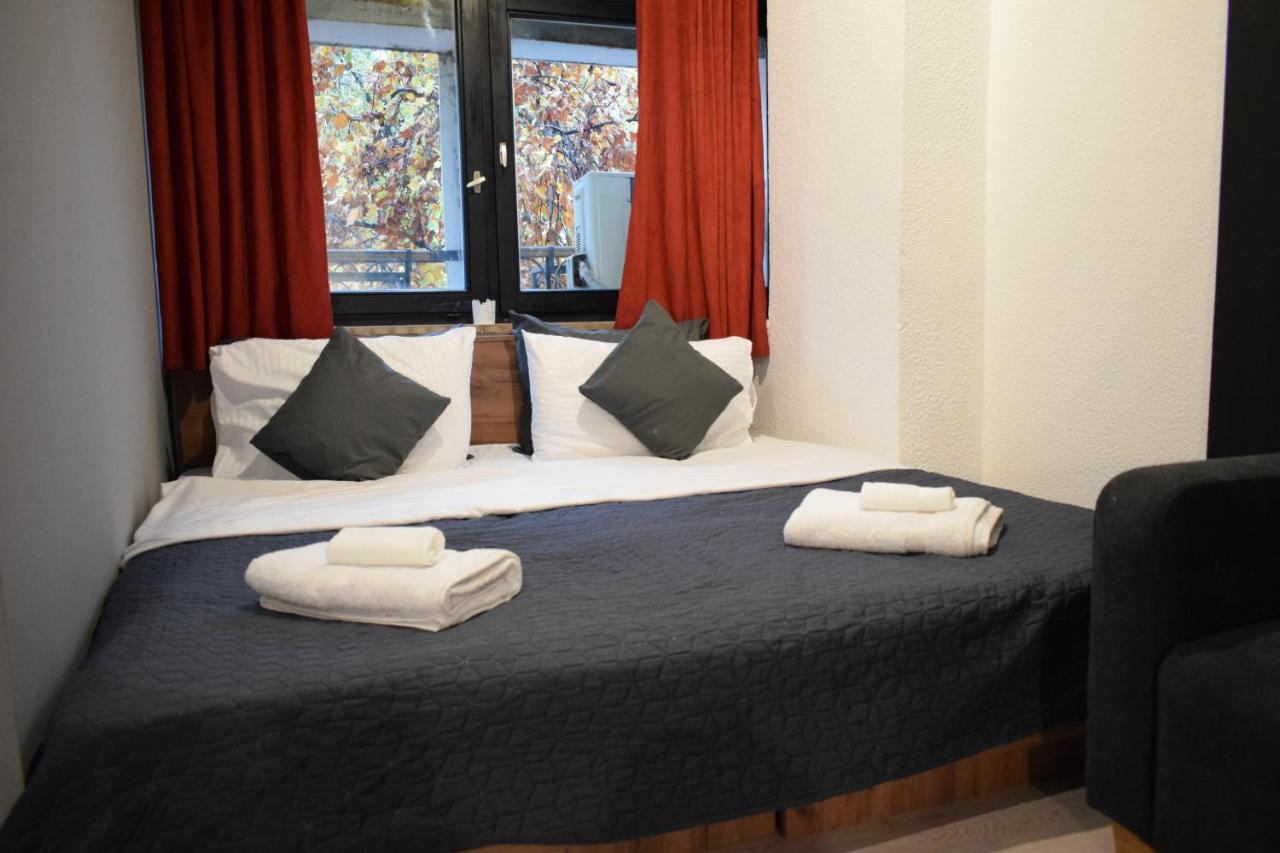 M - Square Private Rooms Skopje Zewnętrze zdjęcie